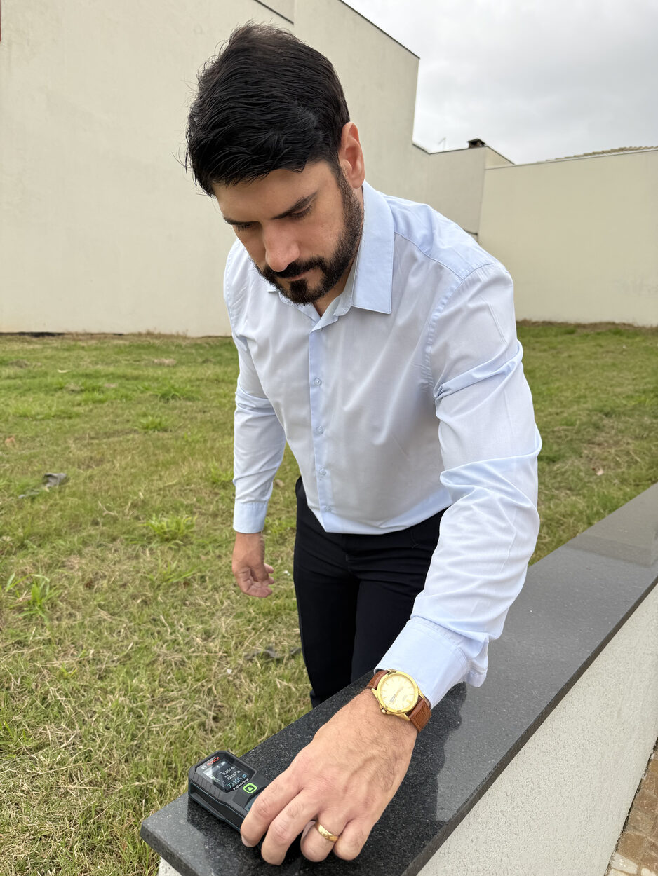 Engenheiro da BASDA realizando avaliação imobiliária